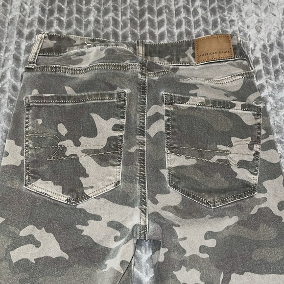 American Eagle N(E)XT LEVEL STRETCH Hi-Rise Jeggings.  Camouflage. Size 2 Short. - Picture 8 of 12